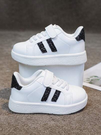 1 Pair Kids Versatile Breathable White Sneakers With Embroidered Butterfly & Heart Decor, Colorful Patchwork Fashion Flat Casual Shoes For School, Students, Sports