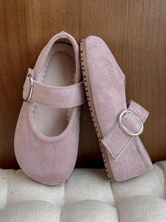 1双儿童平底鞋：金属扣装饰仿麂皮防滑圆头纽扣平底公主鞋，适合日常外出和搭配甜美服饰