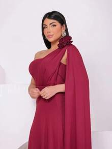 Women's Long Party Dress, One Shoulder, Draped With Slit – Elegant Fluit Fabric For Bridesmaids, Weddings, And Graduations – One Size Fits All. Elegant Asymmetrical Party Dress For Weddings. - 紅木色 - 查看 2