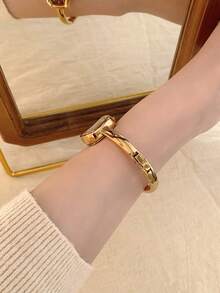 1件装女士优雅椭圆形设计绿色表盘银色和金色时尚休闲手镯手表 - 金色 - 查看 3