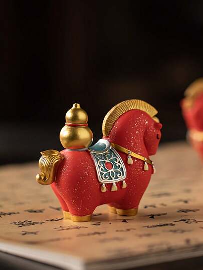 1pc New Chinese National Treasure Red Horse Home Decor, High-End Niche Office Desk Ornament, Handcrafted, Original Design Auspicious "Horse Arrives" Mascot, Wealth Decoration, Housewarming Gift, Flaming Red Horse Sculpture Desk Decor, Creative Gift For Leaders, Colleagues And Friends, Zodiac Year Lucky Ornament, Study Room Decoration, Exquisite Resin Craftsmanship, Meaning Success And Career Prosperity