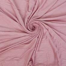 Warm Long Polyester Hijab Scarf: Cozy Cold-Weather Muslim Head Wrap For Women;Beat U.S. Winter Chills With This Warm Polyester Hijab Scarf-Your Go-To For Modest, Toasty Style. Its Thick, Smooth Fabric Traps Heat To Shield Your Head, Neck, And Shoulders From Frigid Winds, Perfect For Commutes, Mosque Visits, Or Outdoor Errands. Extra-Long Length Ensures Full, Secure Wrapping (Style As A Hijab Or Layered Neck Cover) While Staying Lightweight. Timeless Solid Hues (Blush, Navy, Beige) Pair Seamlessly With Winter Coats/Abayas. Durable, Wrinkle-Resistant, And Machine-Washable-Ideal For Busy, Cold Days. - 淺灰色 - 查看 6