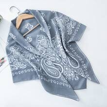 1条女士新款110*110厘米大方巾，花卉印花，波浪边，巴厘岛雪纺，印尼方形头巾披肩 - 方巾1201-1 - 查看 15