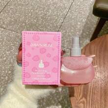 一款持久清新的女士香水，融合天然花香和Y香调。三种颜色，三种香型可选：空气清新剂，女士香水喷雾。采用天然萃取物配制，持久留香。 - 彩色 - 查看 12