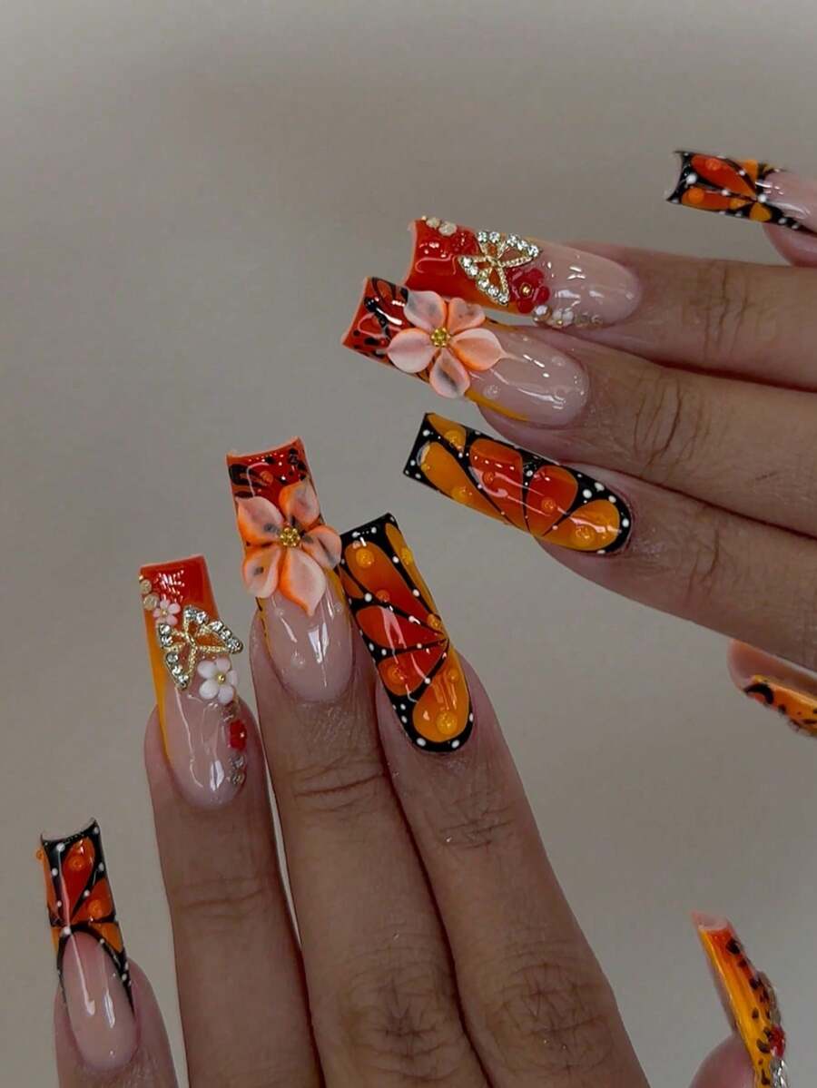 24 piezas de esmalte de uñas acrílico cuadrado, elegante y lujoso francés, con diseños en relieve de flores naranjas tridimensionales degradadas, mariposas doradas tridimensionales multicolor, gotas de agua retro naranjas, flores y mariposas, decoración con cuentas doradas, de tipo presionado y larga duración, productos de arte de uñas adecuados para uso diario, al aire libre, fiestas y celebraciones de las niñas y las damas