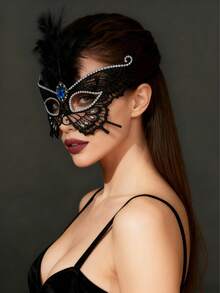 Máscara de encaje con rhinestones de lujo, máscara negra hueca con plumas artificiales, accesorio de nivel de reina para fiesta de mascarada veneciana, máscara de ojos romántica para pareja disfraz del Día de San Valentín - Negro - Ver 2