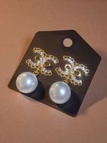 18K镀金银针珍珠蝴蝶结耳环，高端优雅的秋冬耳环，奢华小众耳环，适合日常佩戴、派对、节日、送礼。 - 宮廷風珍珠耳環 - 查看 4