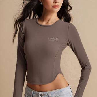  Nueva colección primavera/otoño 2025 de Adidas para mujer: Ropa deportiva informal, versátil y cómoda, cuello redondo y manga larga.