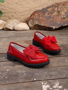 女士新款复古粗跟蝴蝶结时尚便士乐福鞋，低鞋面平底鞋，英伦风格漆皮休闲鞋，舒适柔软学院风，适合购物和日常穿着，四季皆宜。