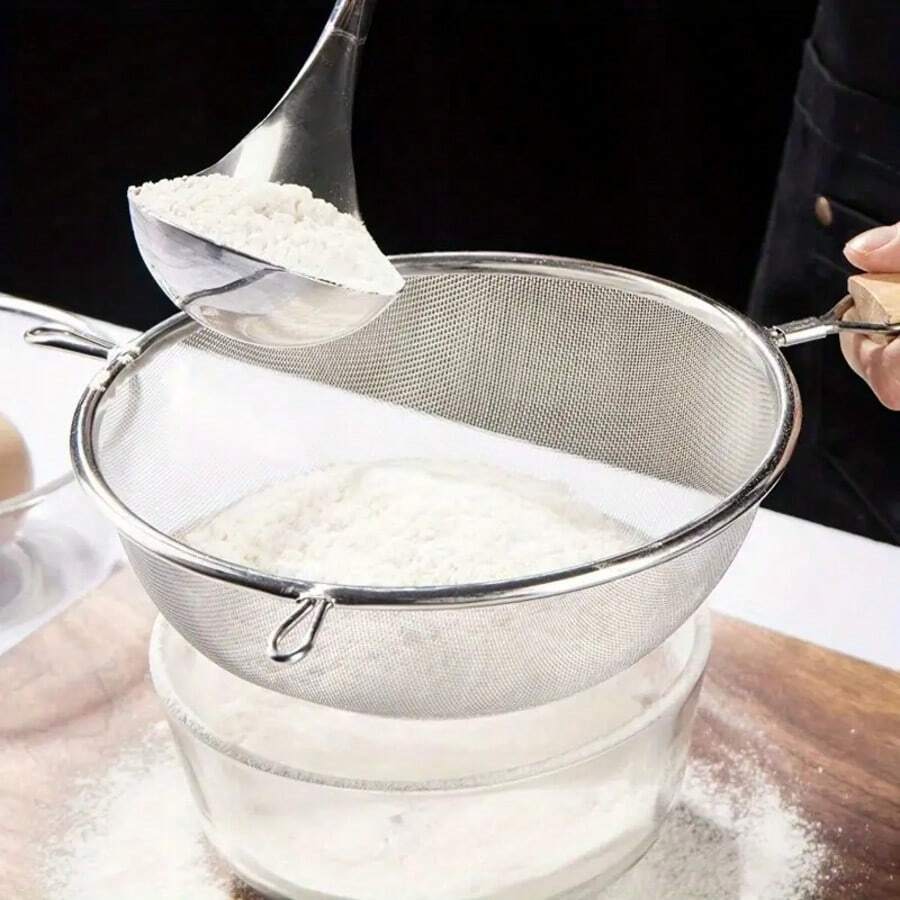 Stainless Steel Mesh Strainer Ladle With Dual Side Handles And Wooden Handle – Long-Lasting Kitchen Skimmer For Removing Residue, Oil Filtering & Cooking Prep - 銀色 - 查看 1