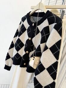 JIANHU Áo khoác cardigan dệt kim họa tiết Argyle cổ điển với chi tiết cúc vàng, hoàn hảo cho các lễ hội mùa thu và mùa đông, thanh lịch nhưng ấm áp cho các buổi tụ họp ngày lễ | Ấm áp và đa năng cho Giáng sinh, tiệc năm mới và trang phục hàng ngày | Màu đen | Kỳ nghỉ - màu đen - Xem 6