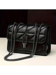 LEATVOOK Elegant Black Quilted Crossbody Bag For Women With Golden-Tone Clasp & Metal Chain Strap - Lightweight Shoulder Purse, Adjustable Strap, Polyester Lined, Urban Fashion Accessory, Versatile Shoulder Bag | Quilted Design | Purse, Small Crossbody Bag, Best Valentine's Day Gifts. - 黑色 - 查看 7