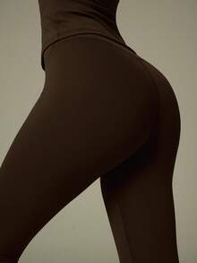 UONNOU 舒适塑身瑜伽两件套 | 长袖上衣 + 高腰紧身裤，适合日常运动 - 咖啡棕 - 查看 7