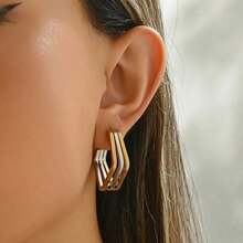 High-Quality 316 Stainless Steel Hypoallergenic Charming Gold-Silver Tone Fade-Resistant Geometric Square Huggie Earrings Perfect For Fall And Winter Pairing With Girlfriend Valentine's Day Local Warehouse  A Delicate Gift For Women - Vàng - Xem 4