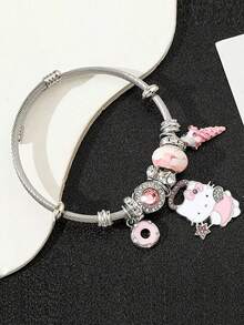 两件套，项链+手链，可爱卡通Hello Kitty首饰套装，锌合金手链镶嵌闪亮水晶，时尚配饰，包含项链和手链，适合日常佩戴和送礼，情人节完美之选。