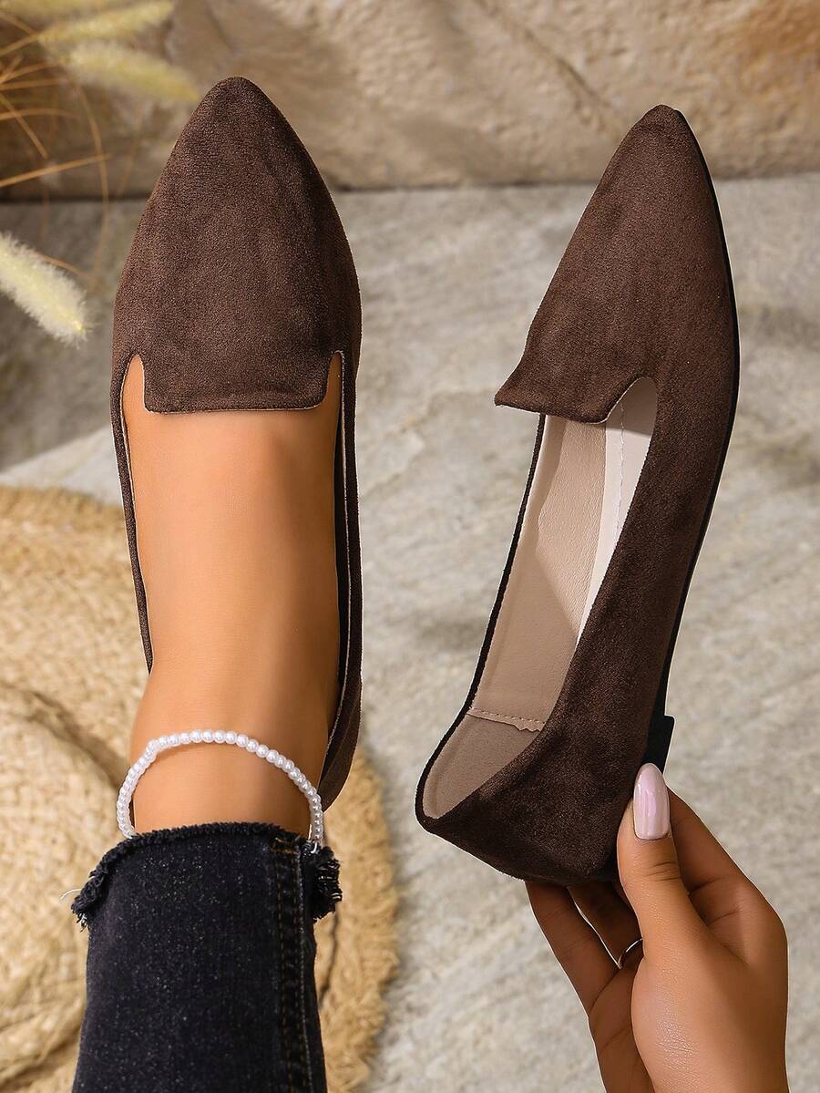 35-45码大码女式时尚镂空平底休闲鞋，舒适防滑透气乐福鞋，适合春、夏、秋季穿着，百搭轻便平底鞋，卡其色、黑色、蓝色、棕色、米色纯色可选，尖头帆布鞋，2024春秋款，尺码偏小，不规则花卉图案，帆布材质，适合宽脚。