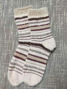 1 Pair Women's Autumn/Winter Fashionable Colorblock Fuzzy Striped Socks, Retro Cute Colorful Mid-Calf Crew Socks