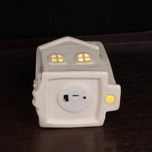 白色圣诞村小屋，白色陶瓷村屋，带LED灯，适用于家居桌面装饰、新年派对装饰，是新年送礼佳品。 - 白色 - 查看 6