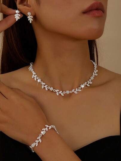 A Women's Necklace, A Pair Of Women's Earrings, And A Bracelet – A Three Pieces Women's Jewelry Set. The Floral Design Is Elegant And Stylish, Suitable For Wedding Accessories, Bridal Gowns, Attending Banquets, Music Festival Parties, Vacation Beach Photoshoots, Pride Month, Thanksgiving, Various Holiday Celebrations, Halloween Costumes, And Christmas Gifts.