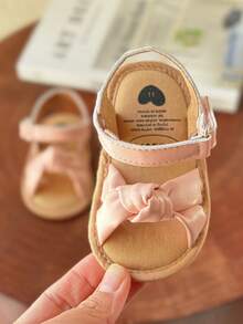 婴幼儿女童PU皮软皮露趾夏季凉鞋花朵公主平底鞋