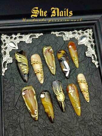 Söt barock Y2K fransk tipp, glänsande cat eye metallic nagelkonst, akryl lösnagellook med 10 st långa stilettnaglar, rosa naglar, guldnaglar, lila naglar, orange naglar, blå naglar, gröna naglar, handgjorda press-on-naglar, handmålade blommor, krusningar, cat eye-naglar, 3D tie dye, 3D krona & kärlek & fjäril & sol & stjärnor, zebrarandigt turkos. Lämplig för jul. Set för alla hjärtans dag och nyår, för flickor och kvinnor att använda med gratis gelfil.