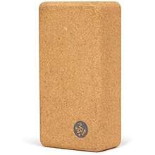 Manduka - Bloque de corcho para yoga, soporte y , con superficie antideslizante, accesorio de ejercicio para yoga, pilates, y fitness general(2.75" x 4" x 8.5" (Pack Of 2)) - Multicolor - Ver 4