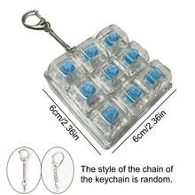 1个独特的键盘帽钥匙扣 - 机械键盘造型，缓解压力，独特的办公桌玩具和小礼物 - 彩色 - 查看 2