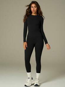 UONNOU 舒适塑身瑜伽两件套 | 长袖上衣 + 高腰紧身裤，适合日常运动 - 黑色 - 查看 11