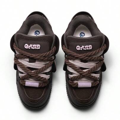 Q-AND 女士休闲运动鞋，秋冬运动鞋，女士滑板鞋，女士厚底运动鞋，黑森林棕/蛋糕粉配色，防滑减震，慕斯蛋糕装饰，耐磨增高，加厚鞋带，适合户外穿着、旅行和运动。