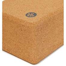 Manduka - Bloque de corcho para yoga, soporte y , con superficie antideslizante, accesorio de ejercicio para yoga, pilates, y fitness general(2.75" x 4" x 8.5" (Pack Of 2)) - Multicolor - Ver 6