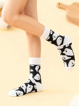 1 par de calcetines de media pantorrilla con patrón de fantasmas blanco y negro, adecuados para exteriores, vacaciones, otoño/invierno, ideales para Halloween