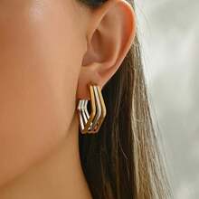 High-Quality 316 Stainless Steel Hypoallergenic Charming Gold-Silver Tone Fade-Resistant Geometric Square Huggie Earrings Perfect For Fall And Winter Pairing With Girlfriend Valentine's Day Local Warehouse  A Delicate Gift For Women - Vàng - Xem 3