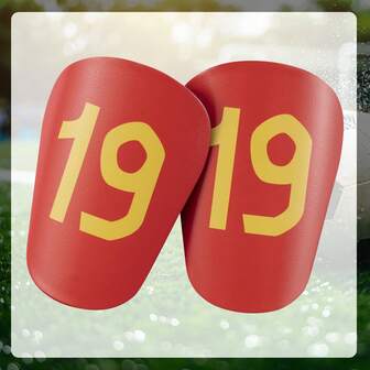 1 par mini röda #19 benskydd för fotbollsträning, bekväma, slitstarka för match och träning