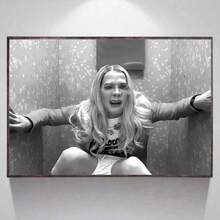 1 pieza, Arte de pared divertido para el baño, Retratos de personajes de películas de comedia vibrantes y de moda, Decoración de fiesta de baño, Estilo estético de amantes del cine, Póster en blanco y negro gótico vintage y oscuro, Pintura de lienzo minimalista, Regalo de vacaciones y cumpleaños, Decoración de oficina con obra de arte organizada - Multicolor - Ver 1