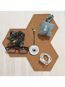 لوح إشعارات سداسي الشكل من الفلين، لوحة عرض زخرفية، بلاطات فلين لاصقة ذاتيًا. مثالي لديكور مكتب المنزل، خلفيات جدار الصور، لوحات إشعارات المدرسة، مشاريع الحرف اليدوية والديكورات الاحتفالية. مثالي لجدران اعتراف عيد الحب، عروض موسم العودة إلى المدرسة وتزيينات الفصول الدراسية.