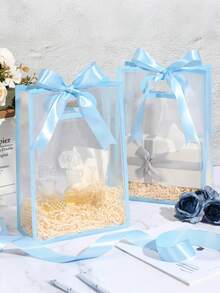 10个可重复使用的透明塑料礼品袋，带模切手柄，PP材质，配丝带，适用于圣诞节、婚礼、新娘送礼会、生日派对、婴儿派对、小型企业，尺寸：7x10x3.9英寸（蓝色） - 淺藍色 - 查看 3