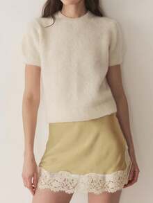 Women Lace Trim Silk Mini Skirt, Y2k Lace Satin Skirt, Elegant Silk Satin A Line Half Silp Short Skirt, Cute High Waist Underskirt, Mini Half Skirt, Underskirts, Shirt Extender, Going Out Clothes, Party Skirt, Casual Streetwear - 黃色 - 查看 1
