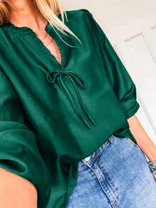 Acelitt 女士黑绿纯色V领荷叶边蝴蝶结装饰七分袖衬衫，优雅百搭，适合春秋季穿着 - 綠色 - 查看 1