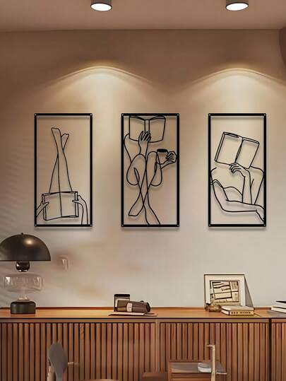 一件文艺复兴风格抽象女性金属壁饰，简约美学设计，精巧艺术雕塑，高品质耐用金属材质，适合室内/室外装饰，无需用电，安装简便，是家居、卧室、客厅、花园、办公室、乔迁、节日、生日礼物的理想之选。