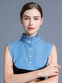 1件女士牛仔休闲衬衫，配有可拆卸领子，包括立领、尖领、圆领、荷叶领等多种款式，多功能可拆卸领，适合秋冬季服装搭配。