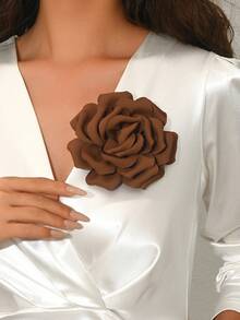 1 chiếc ghim cài áo bằng vải satin thủ công thời trang, thiết kế hoa trà độc đáo, sang trọng, phù hợp cho phụ nữ sử dụng hàng ngày, dự tiệc, liên hoan và mọi dịp, cũng là món quà lý tưởng. - màu nâu - Xem 3