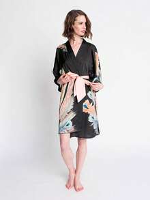 Áo khoác kimono dáng lửng phong cách Trung Hoa cổ điển, mới lạ, sang trọng, in họa tiết retro, kiểu dáng thanh lịch, thắt eo thoải mái, nhẹ nhàng, thích hợp cho kỳ nghỉ hè đi biển, thiết kế độc đáo, chống nắng. - màu đen - Xem 3
