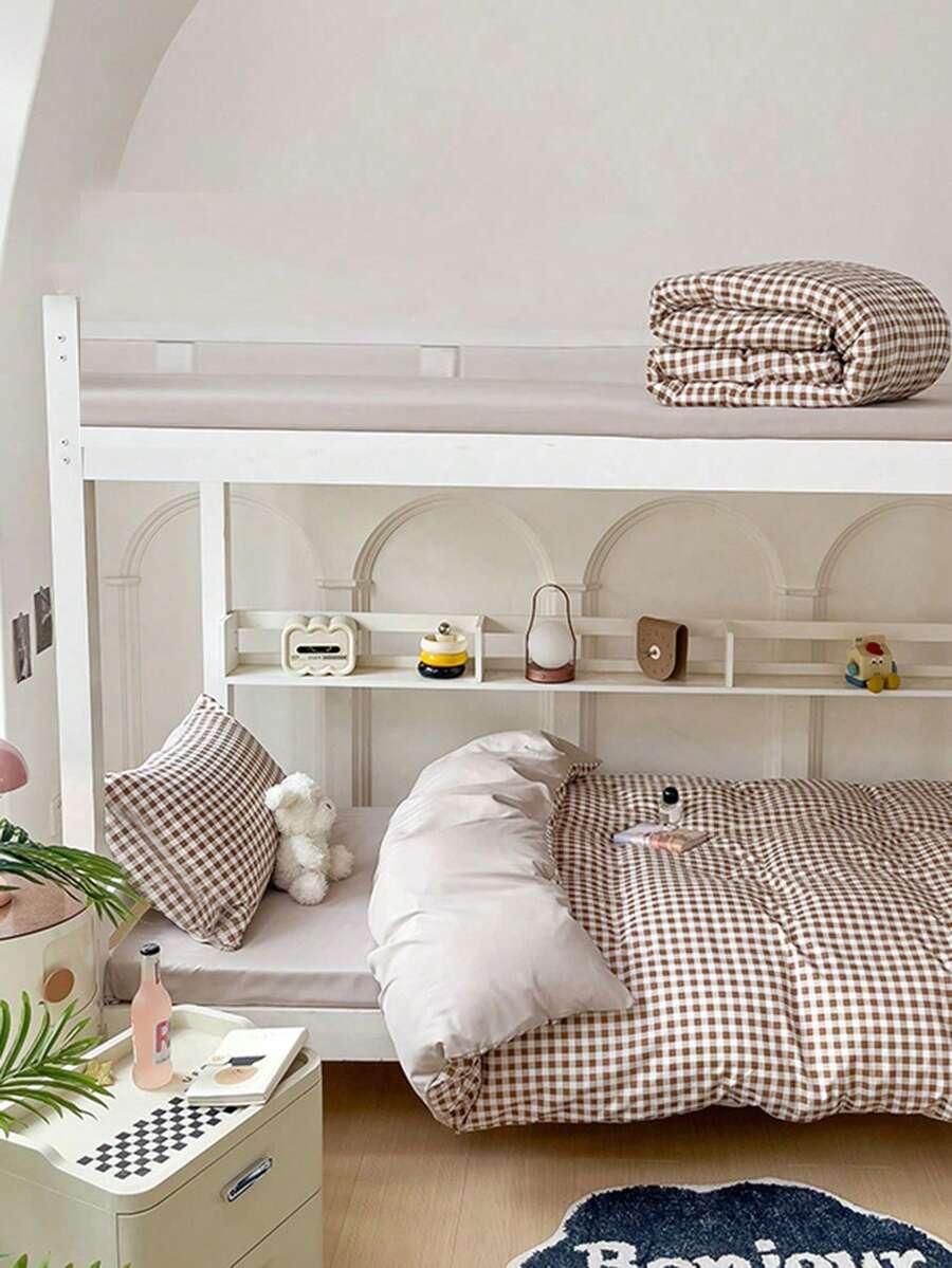 Bộ 4 món (1 vỏ chăn + 1 ga trải giường + 2 vỏ gối) làm từ cotton in họa tiết lô hội, chống trơn trượt 360 độ, không chất làm trắng quang học, thoáng khí, thấm hút mồ hôi, mềm mại, bền, chống phai màu, kháng khuẩn, giữ ấm tốt, phù hợp cho phòng ngủ, phòng khách, ký túc xá, gia đình và mọi mùa.