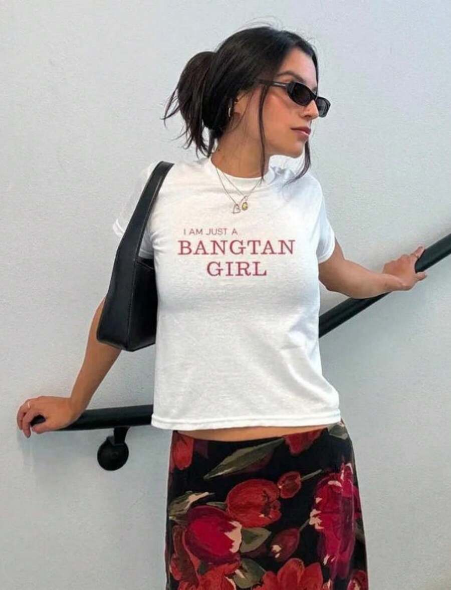 I Am Just A Bangtan Girl Baby Tee, K Inspired Y2K Crop Top,  Fangirl Aesthetic Shirt, Retro Ko - 白色 - 查看 1