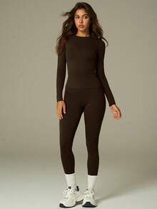 UONNOU 舒适塑身瑜伽两件套 | 长袖上衣 + 高腰紧身裤，适合日常运动 - 咖啡棕 - 查看 11