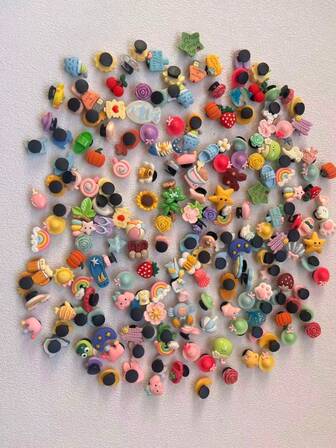 16pcs/Set Random Cartoon Multicolor Hole Decor Buttons (Non-Integrated Insertion Type)