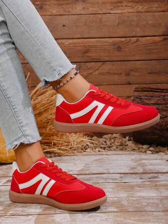 Damskor, Löparskor för landsväg, Platta sportskor, Mångsidiga byxor, Shorts, Kjolar, Knähöga strumpor