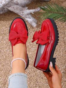 女士新款复古粗跟蝴蝶结时尚便士乐福鞋，低鞋面平底鞋，英伦风格漆皮休闲鞋，舒适柔软学院风，适合购物和日常穿着，四季皆宜。