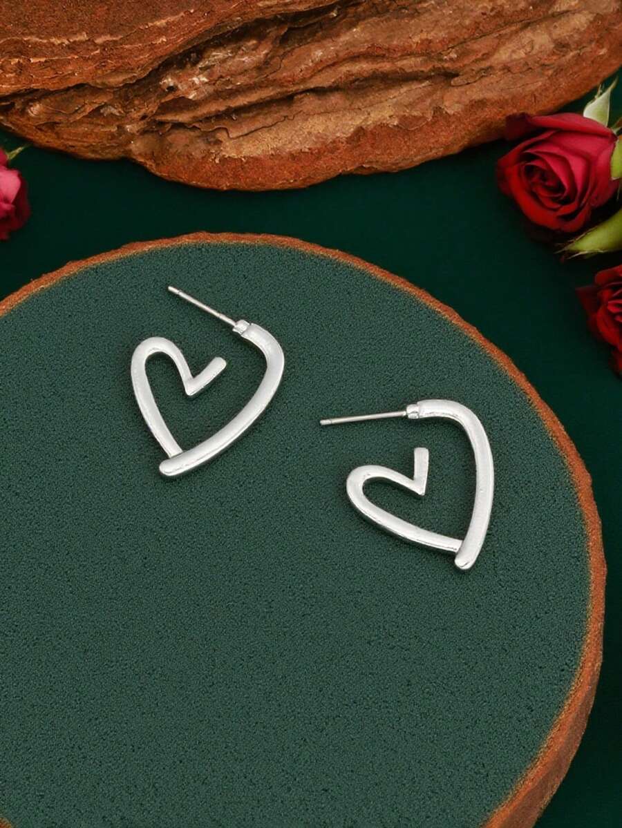1 Pair Elegant Minimalist Heart Stud Earrings, Casual Simple Accessory - Silver - View 1