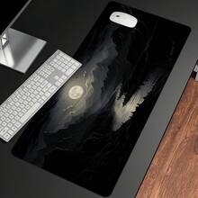 这款大型游戏鼠标垫采用紫色调的日式夜樱山水和宝塔图案，底部为防滑、可水洗的橡胶材质。这款超大尺寸的桌面垫非常适合用作办公配件、电脑装饰和桌面摆设。 - 黑色 - 查看 2